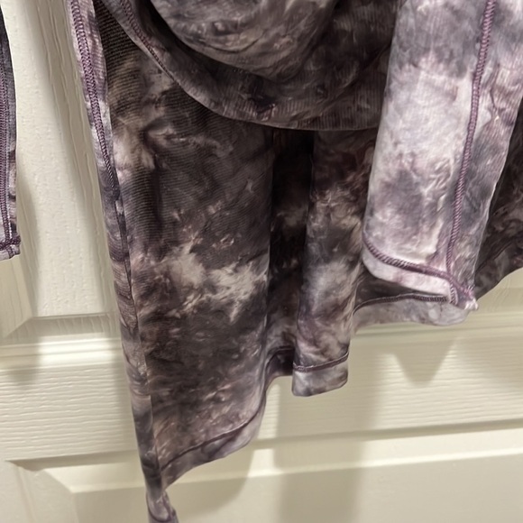 Lululemon to the point LS *mist size 8 - Picture 5 of 6